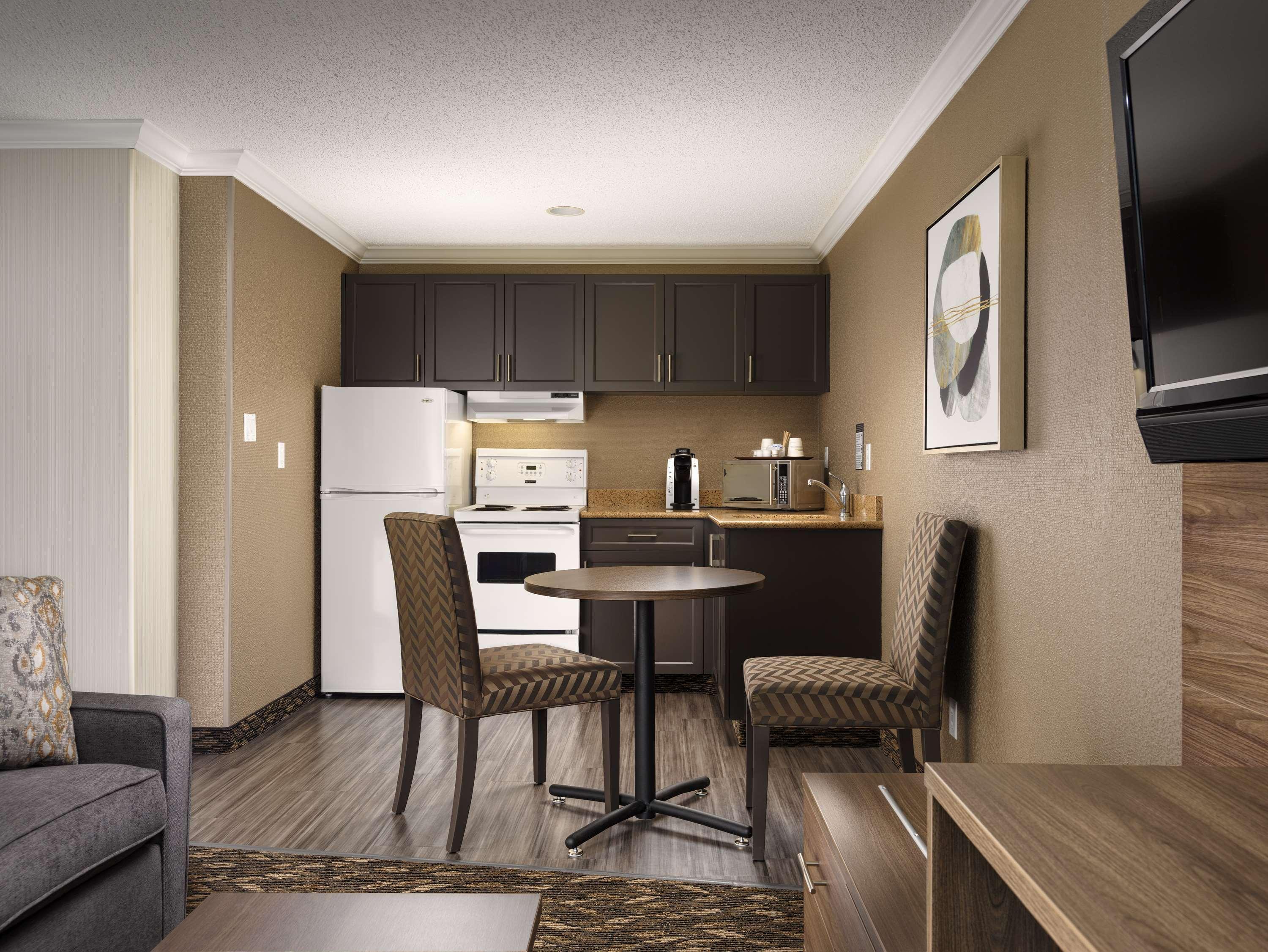 Best Western Plus Carlton Plaza