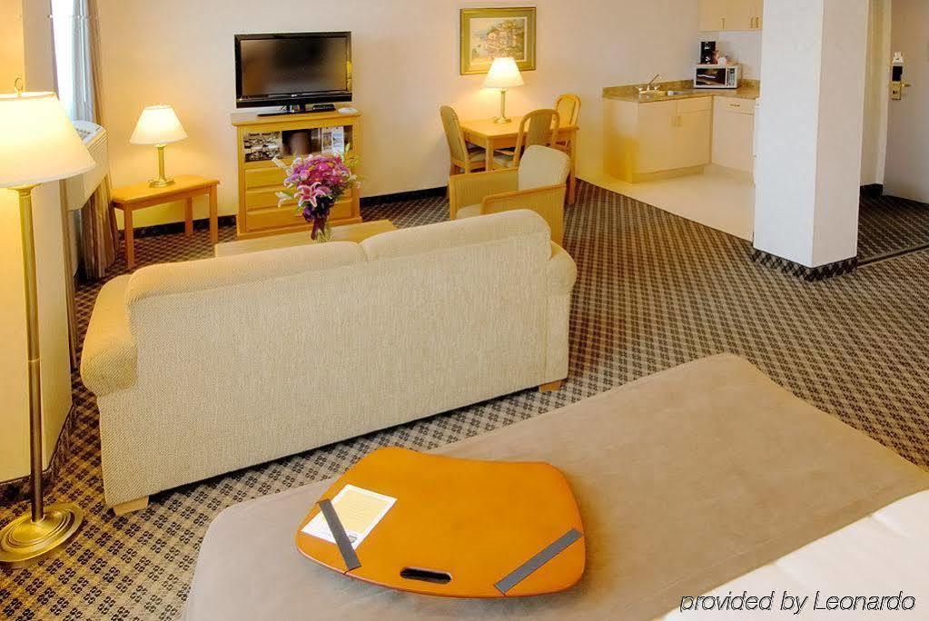 Best Western Plus Carlton Plaza Victoria