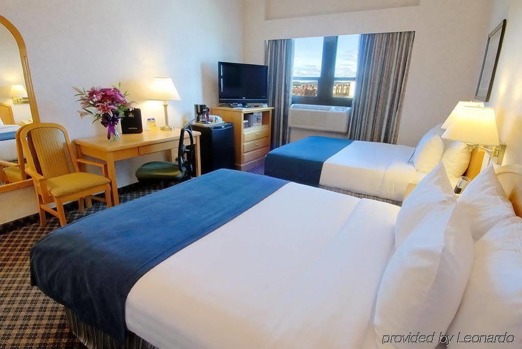 Best Western Plus Carlton Plaza 3* Victoria