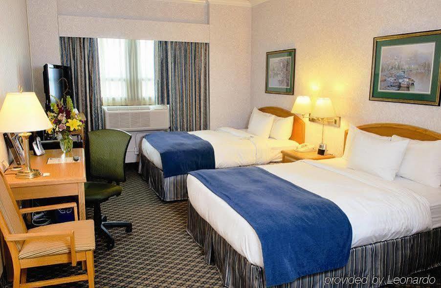 Best Western Plus Carlton Plaza 3* Victoria