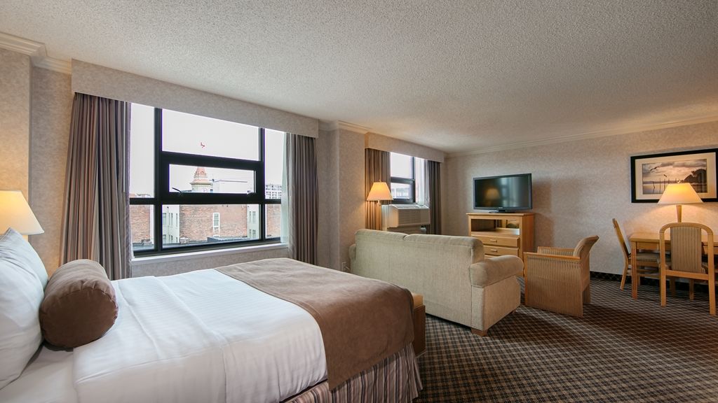 Best Western Plus Carlton Plaza